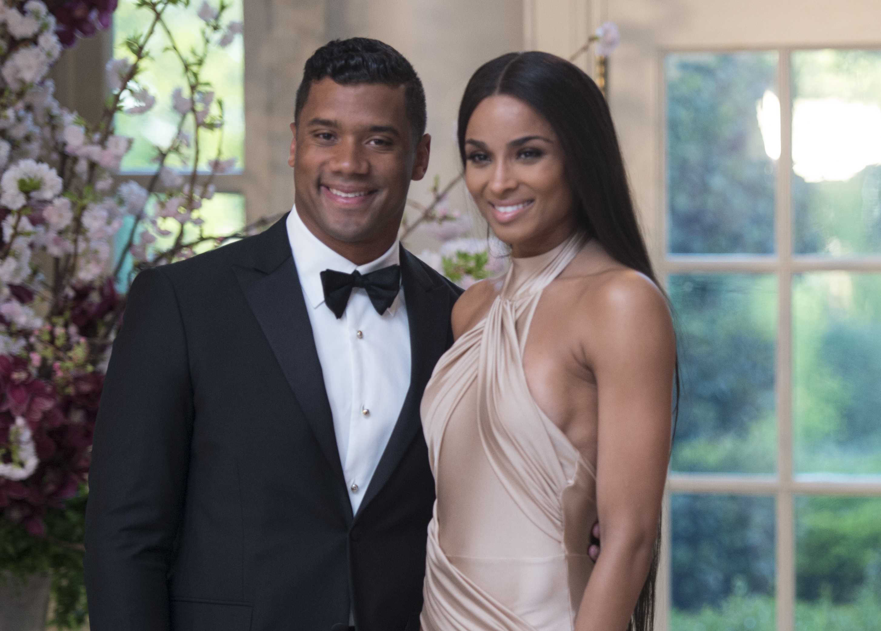 Guests arrive for the State Dinner by The President and the First Lady host Prime Minister Abe and Mrs. Abe of Japan at the White House