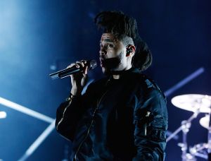 WANTAGH, NY - AUGUST 22:  Travis Scott and Haley and Banks of the Weekend perform at 2015 Billboard Hot 100 Music Festival - Day 1 at Nikon at Jones Beach Theater on August 22, 2015 in Wantagh, New York.  (Photo by John Lamparski/WireImage)