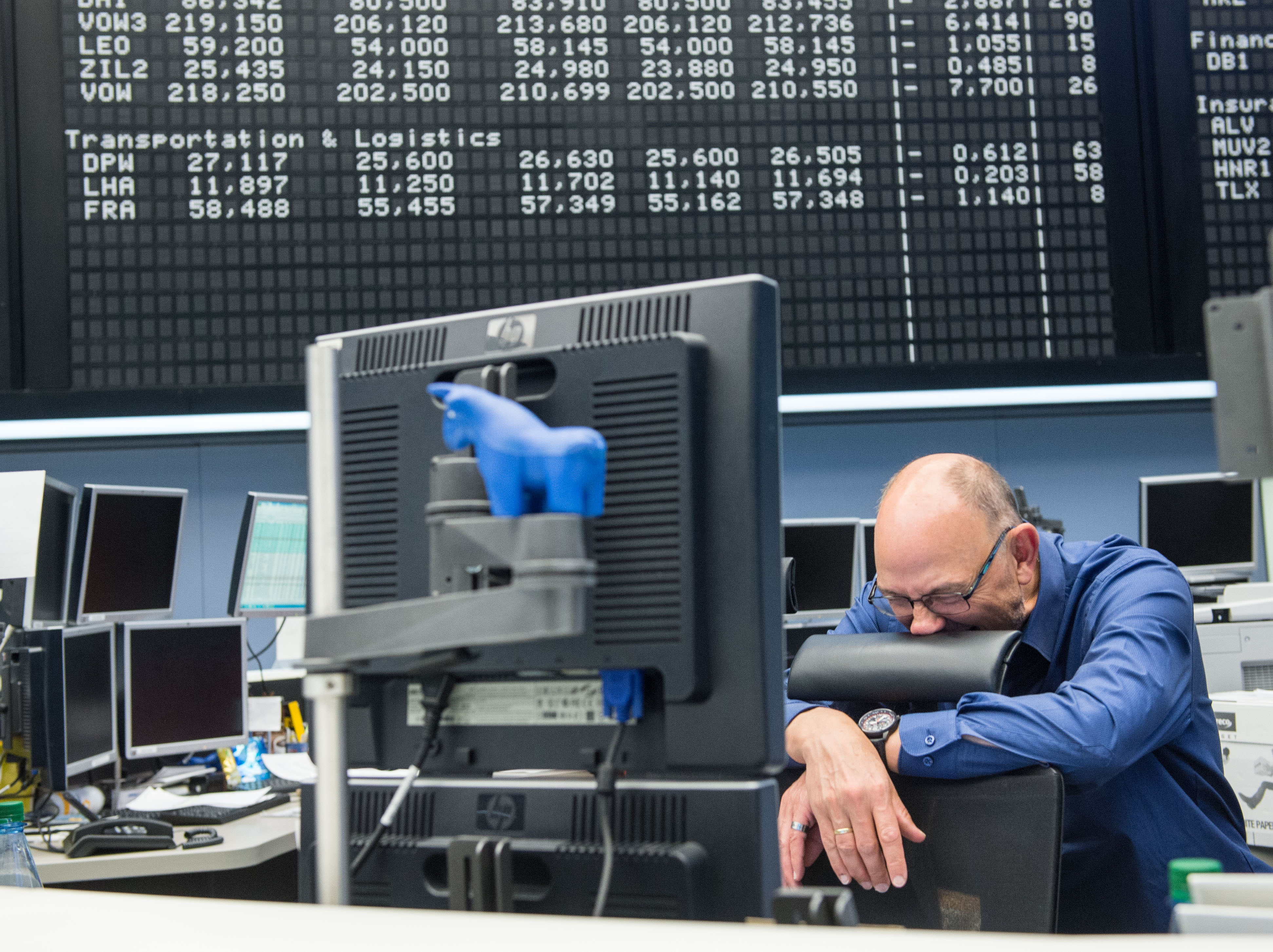 DAX Drops Sharply, Recovers Following Greece Turmoil