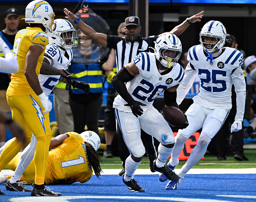 Indianapolis Colts defeated the Los Angeles Chargers 38-24 to win a NFL football game.